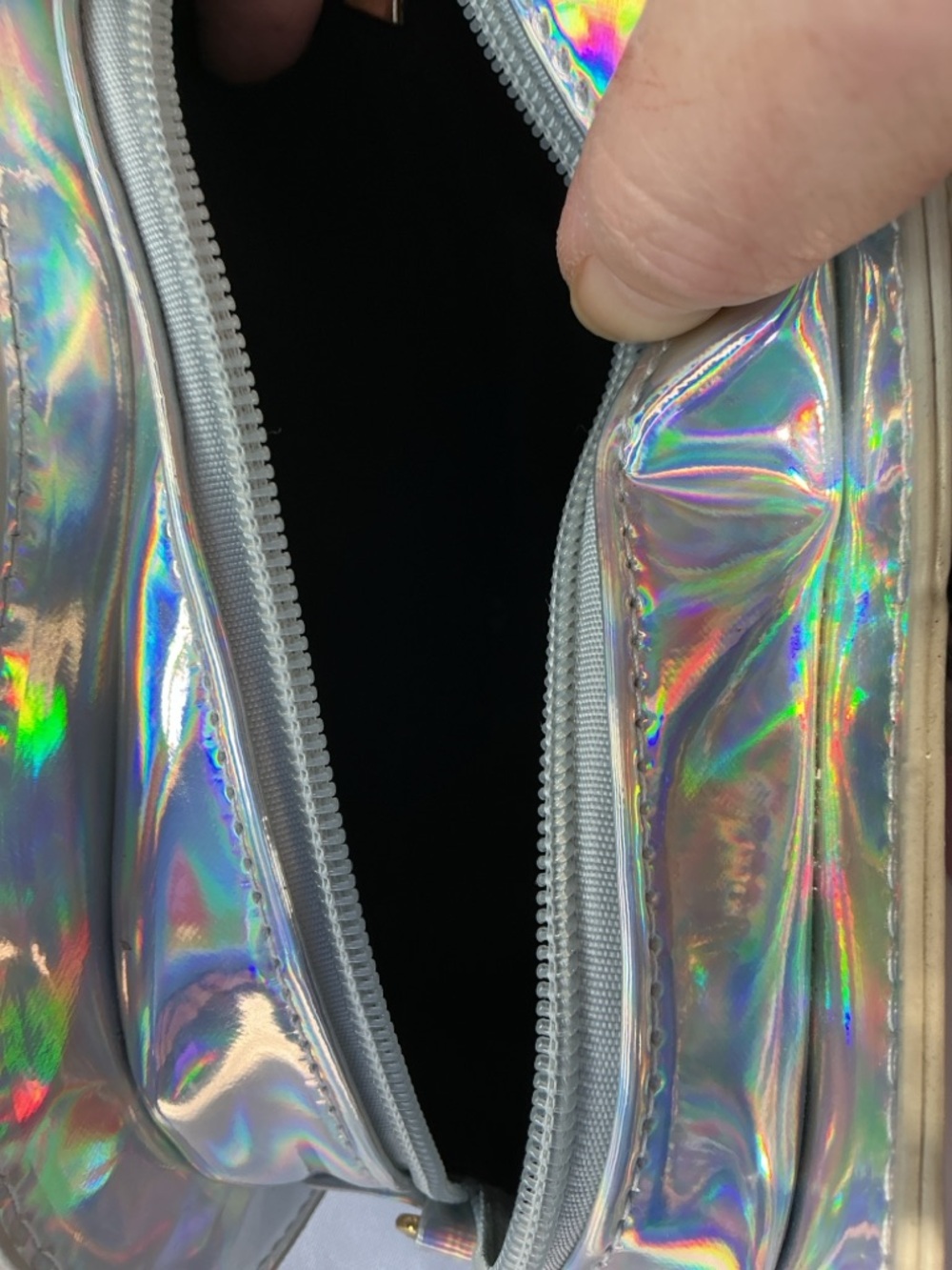 Heart Breaker Holographic Heart Crossbody Bag Gold Chain - Picture 5 of 7